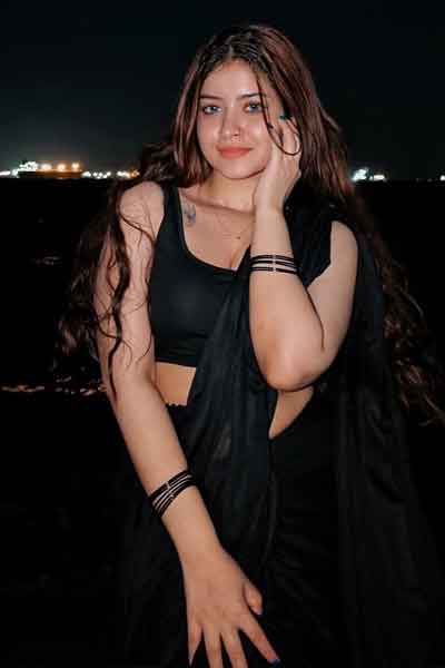Housewife Escorts Service in Aerocity